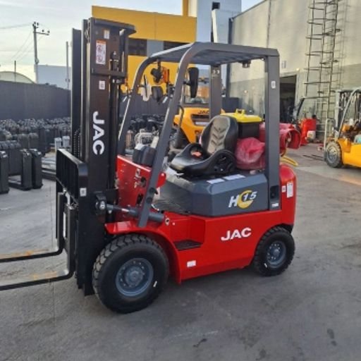 Погрузчики компании JAC в ассортименте